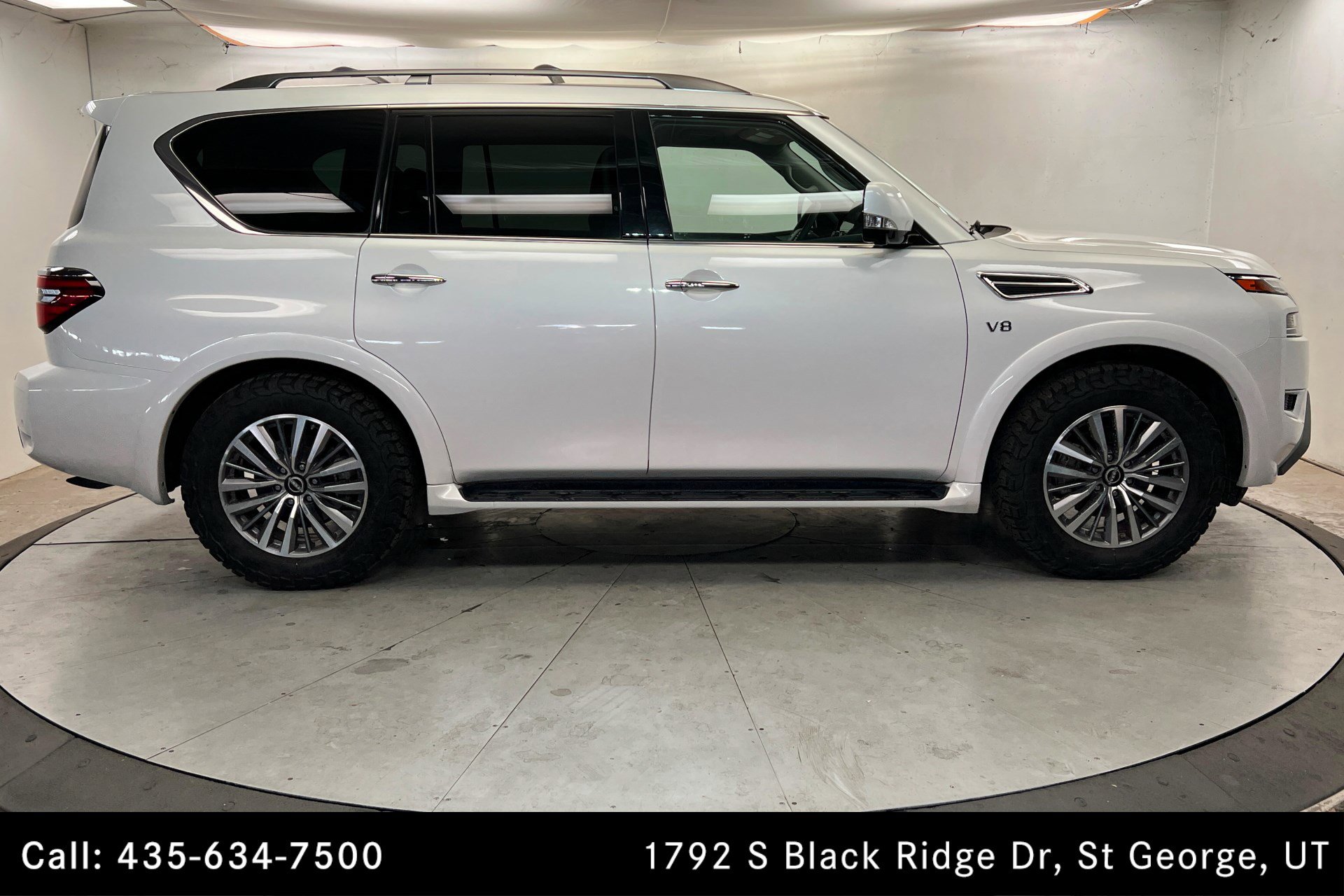 Used 2022 Nissan Armada SL w/ Captain's Chairs Package AWD/4WD image 6