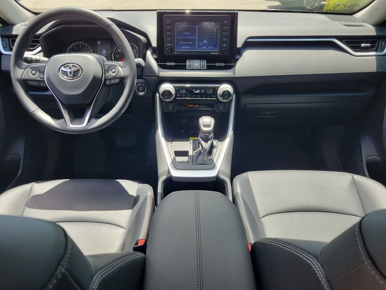 Used 2022 Toyota RAV4 XLE Premium image 12