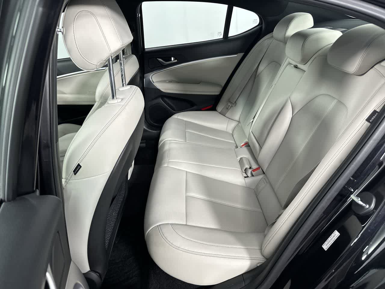 Used 2025 Genesis G70 2.5T image 28