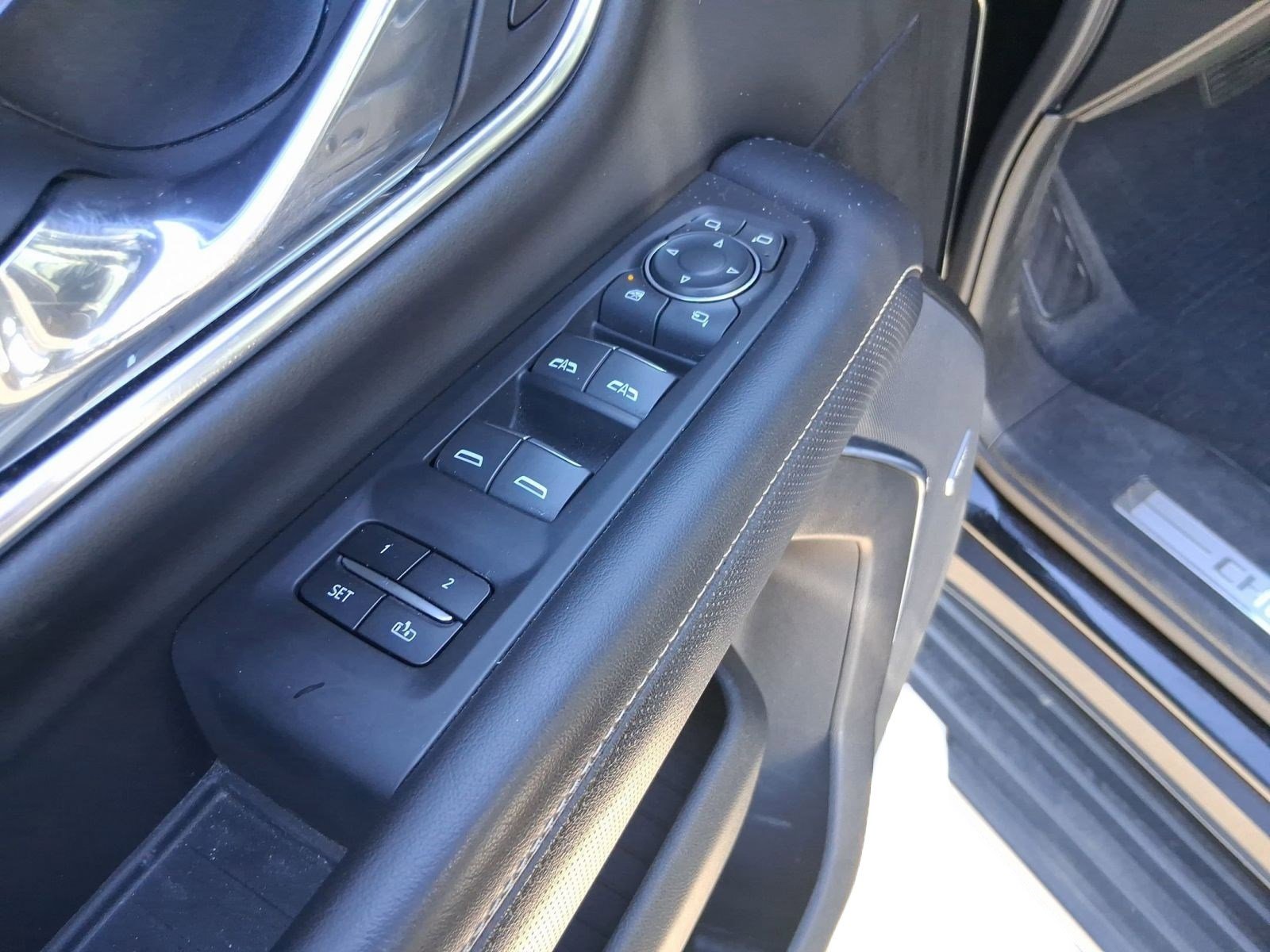 Used 2021 Chevrolet Tahoe Premier w/ Premium Package image 21