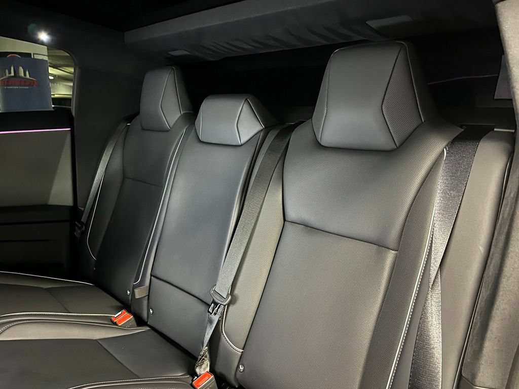 Used 2025 Tesla Cybertruck AWD Crew Cab image 22