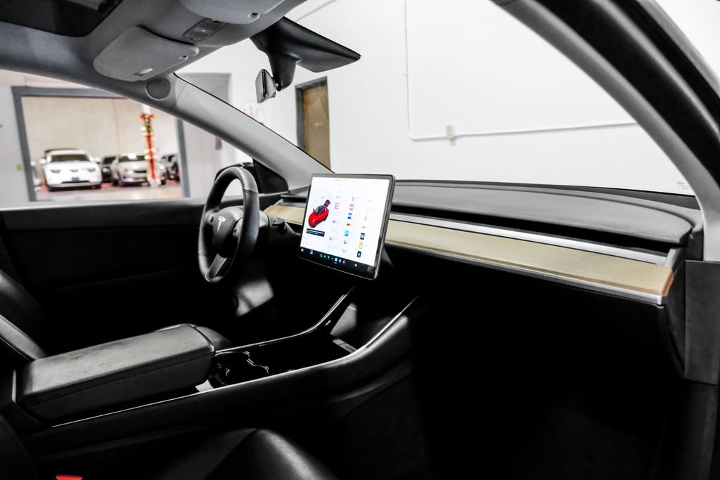 Used 2021 Tesla Model Y Long Range AWD/4WD image 14