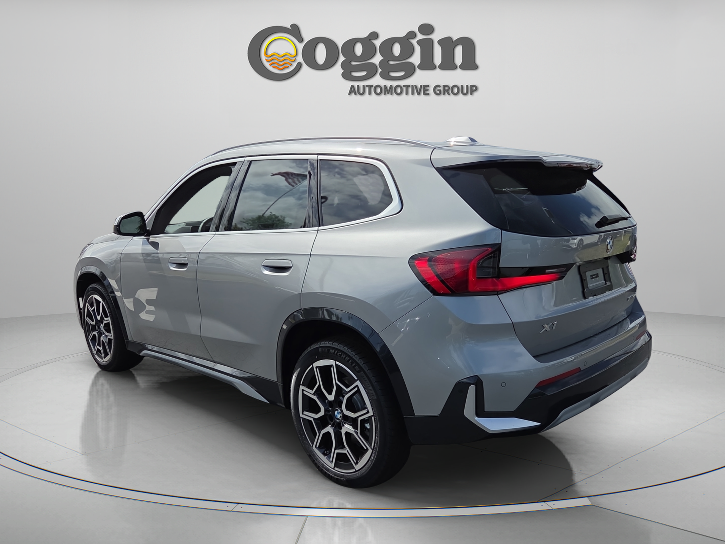 New 2026 BMW X1 xDrive28i w/ Technology Package AWD/4WD image 4