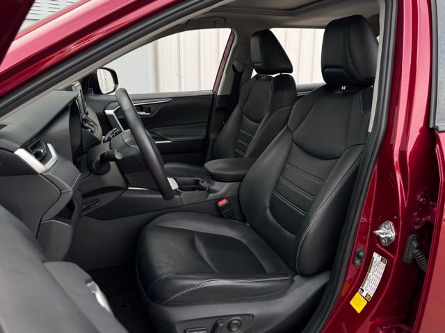 Used 2021 Toyota RAV4 XLE Premium image 20