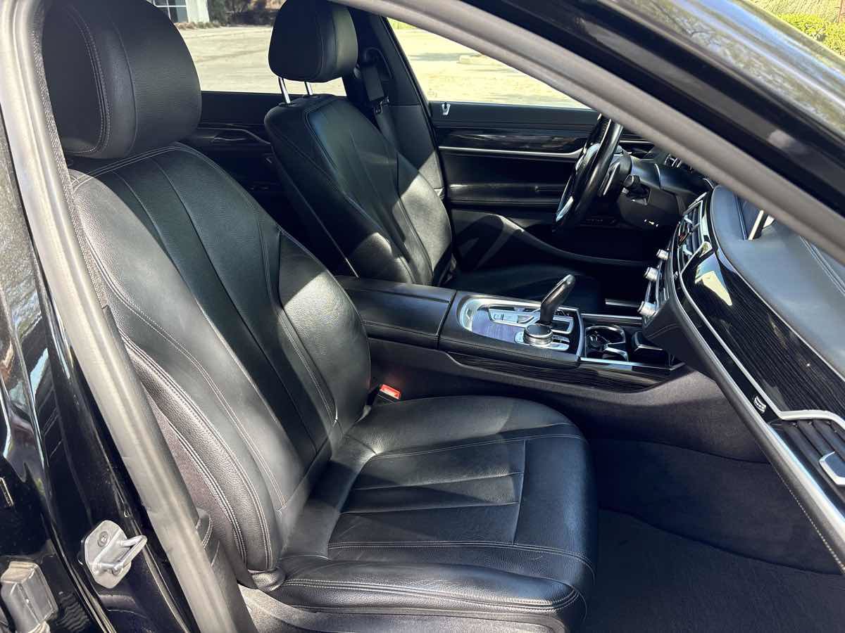 Used 2019 BMW 740i w/ M Sport Package RWD image 19
