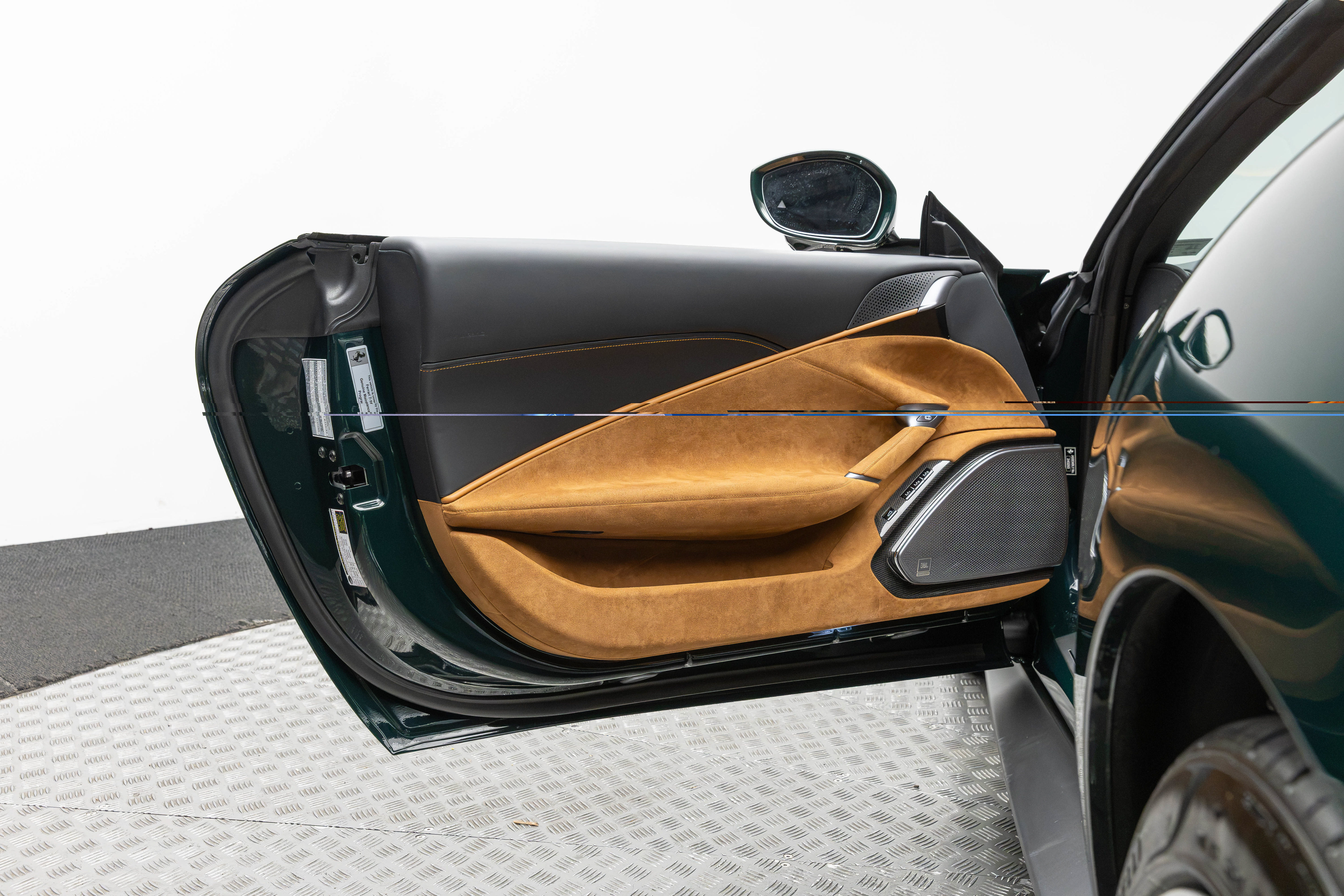 Certified 2025 Ferrari Roma Spider RWD image 12