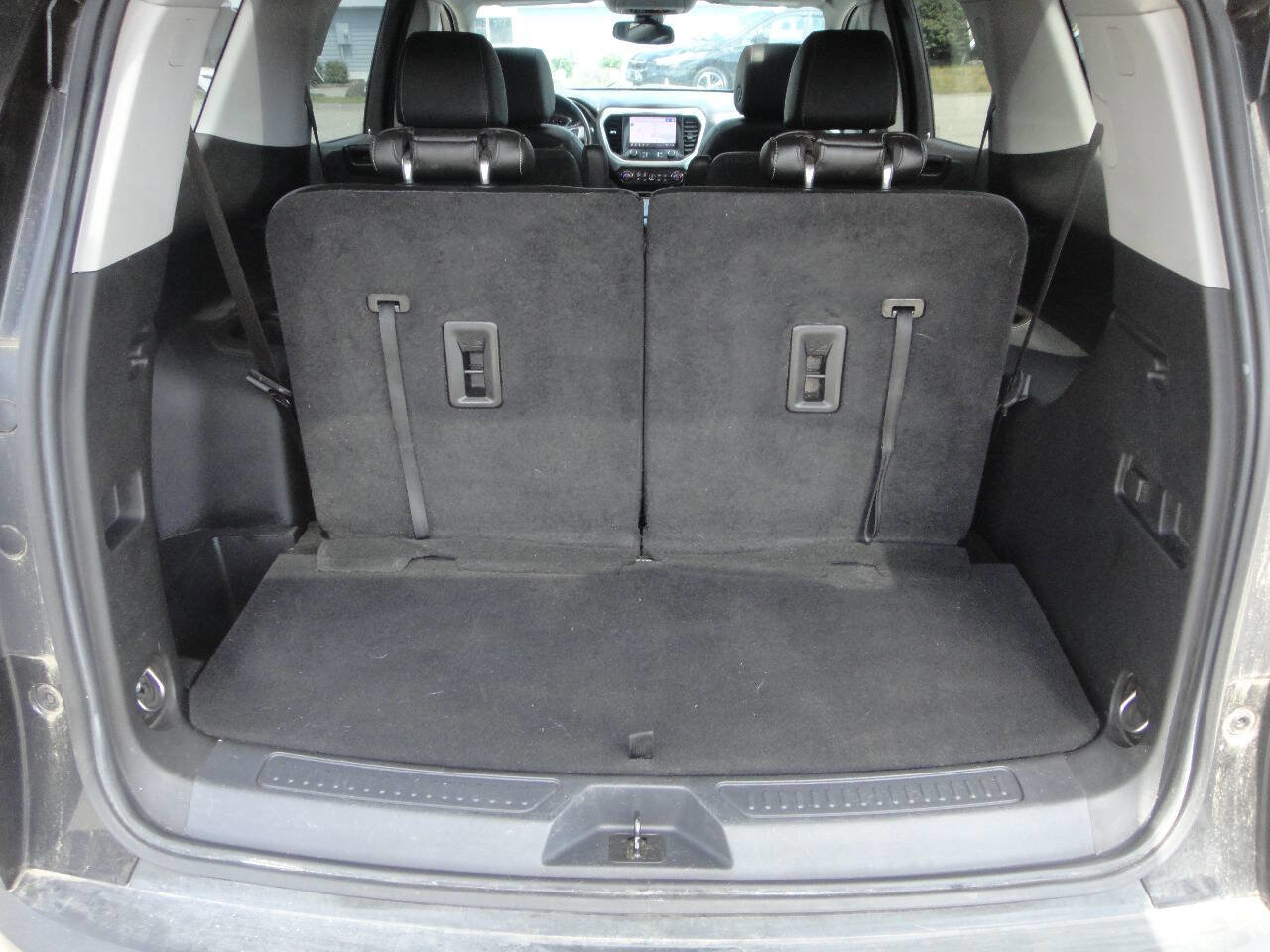 Used 2021 GMC Acadia SLT w/ Premium Package image 14