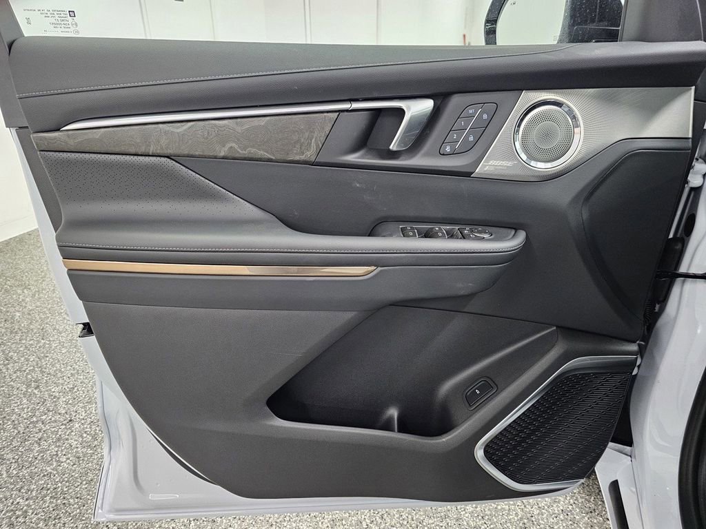 New 2026 Buick Enclave Avenir w/ Super Cruise Package image 12