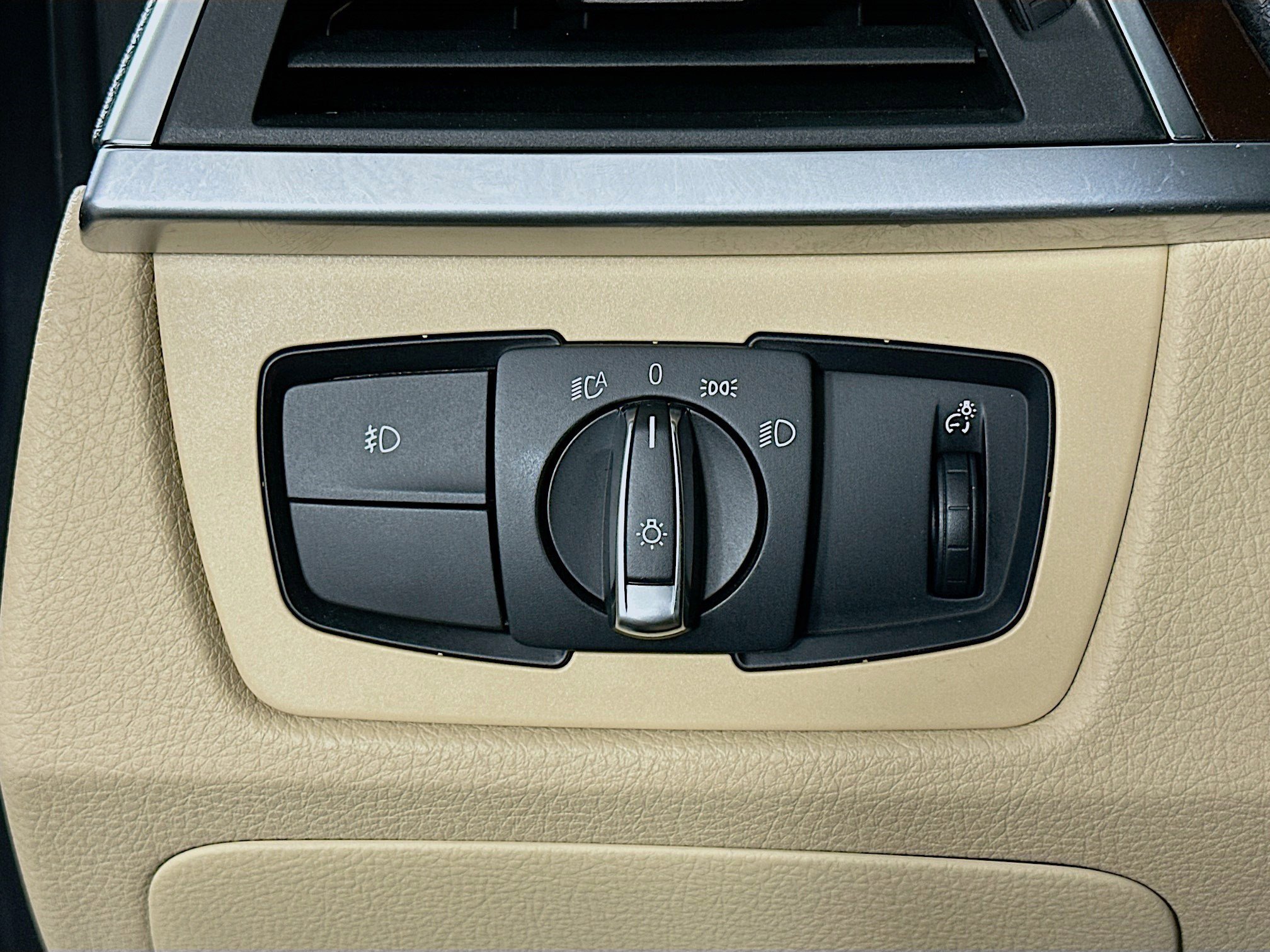 Used 2017 BMW 340i xDrive Sedan image 10