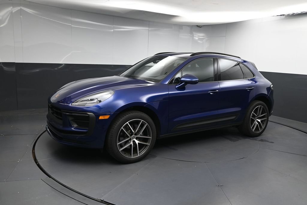 Used 2025 Porsche Macan AWD/4WD image 4
