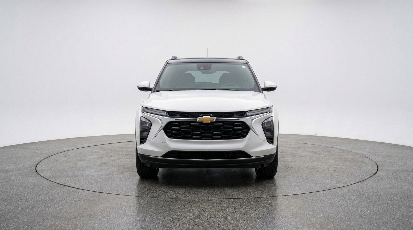 Used 2025 Chevrolet TrailBlazer LT w/ Driver Confidence Package image 2