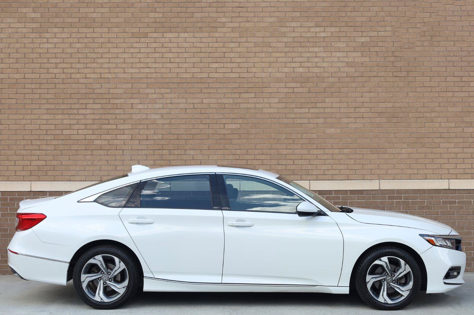 Used 2019 Honda Accord EX image 3
