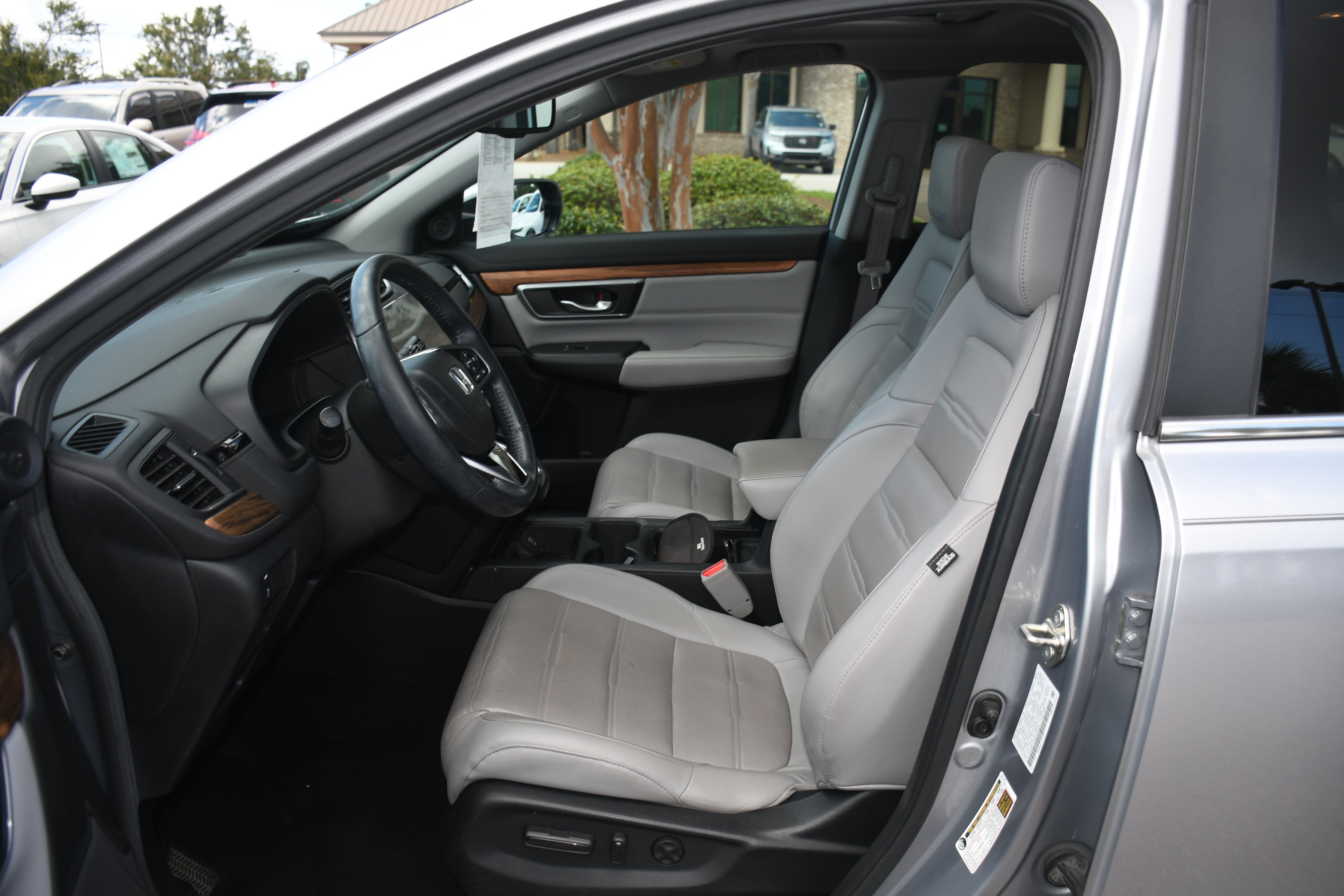 Used 2017 Honda CR-V Touring image 8