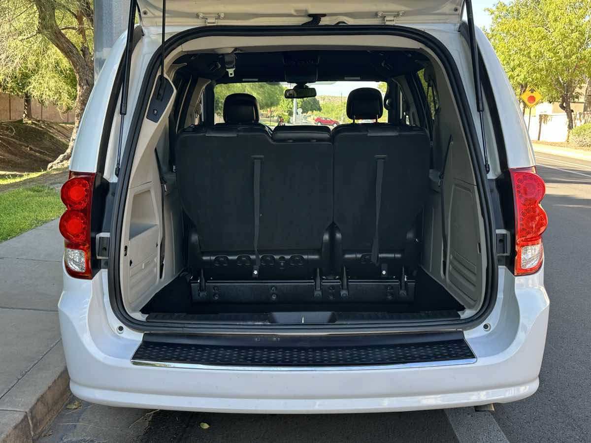 Used 2020 Dodge Grand Caravan SXT FWD image 36