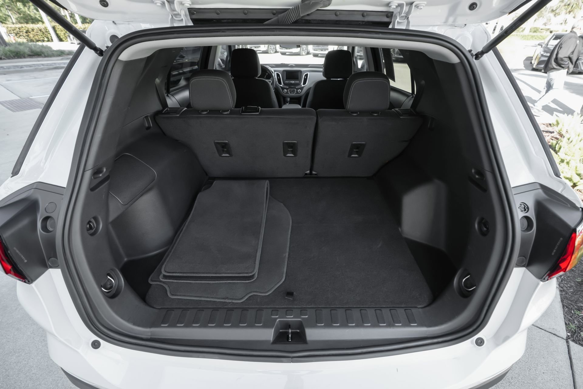 Used 2023 Chevrolet Equinox LS w/ LS Convenience Package image 40