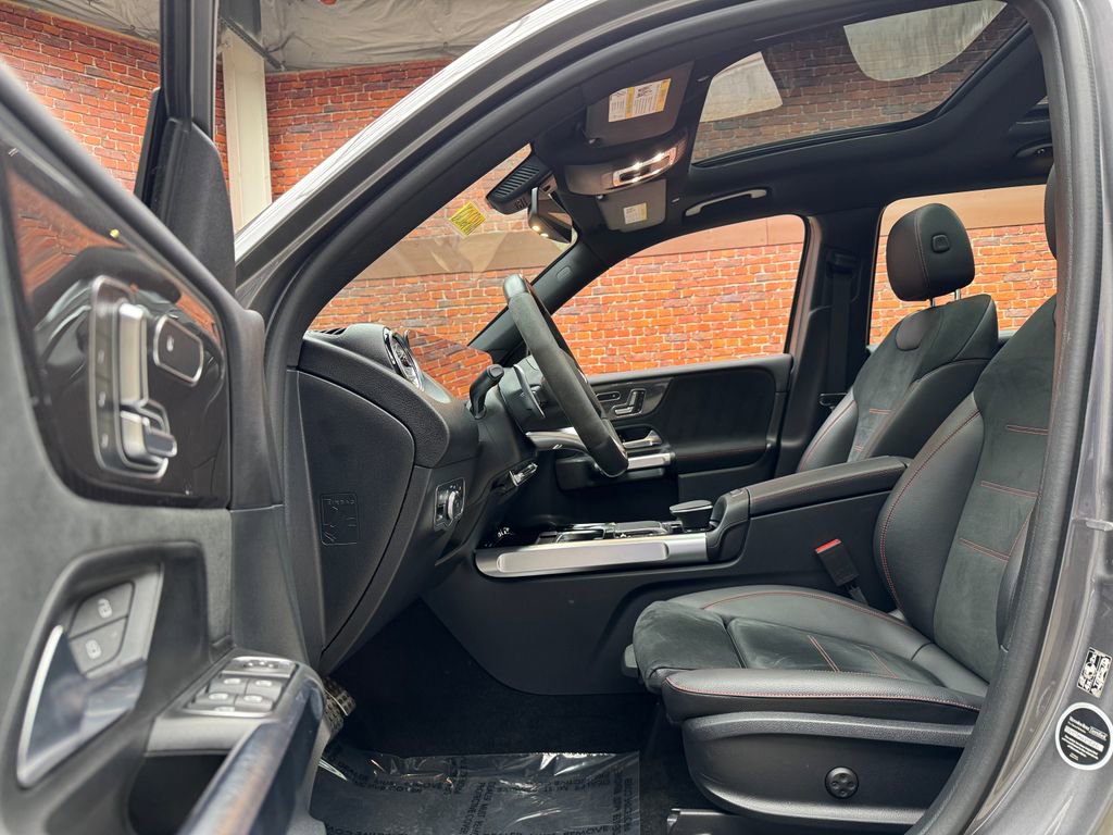 Certified 2022 Mercedes-Benz GLB 35 AMG 4MATIC image 23