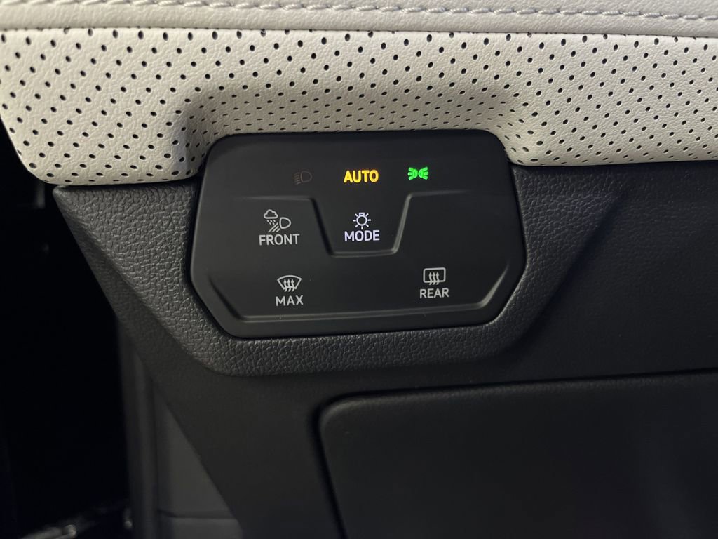 Used 2025 Volkswagen Atlas Cross Sport SEL Premium R-Line image 26