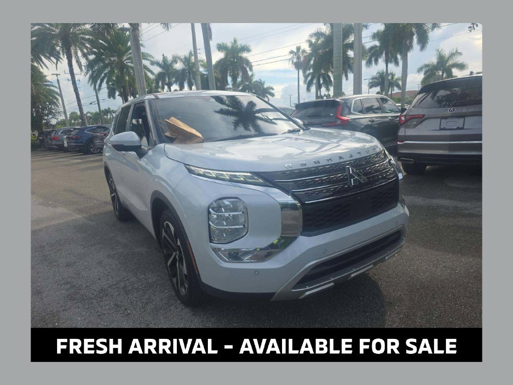 Used 2024 Mitsubishi Outlander SE