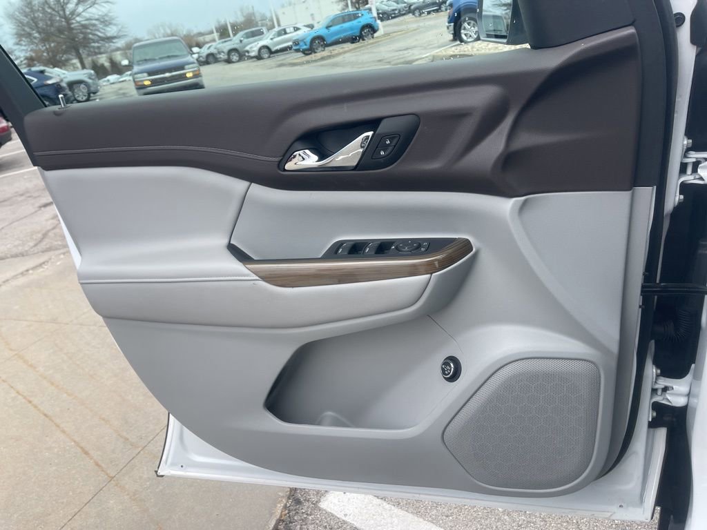 Certified 2023 GMC Acadia SLE w/ Driver Convenience Package image 36