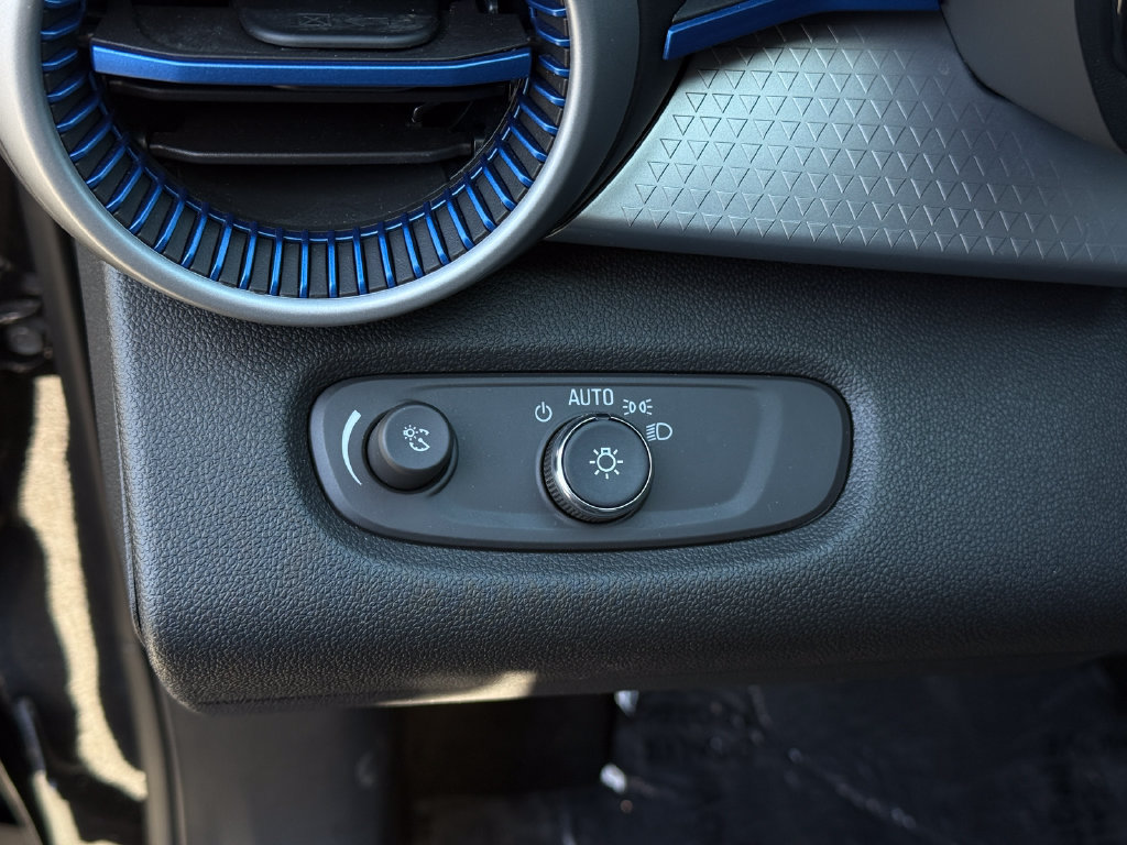 Used 2024 Chevrolet Trax LS w/ Driver Confidence Package FWD image 27