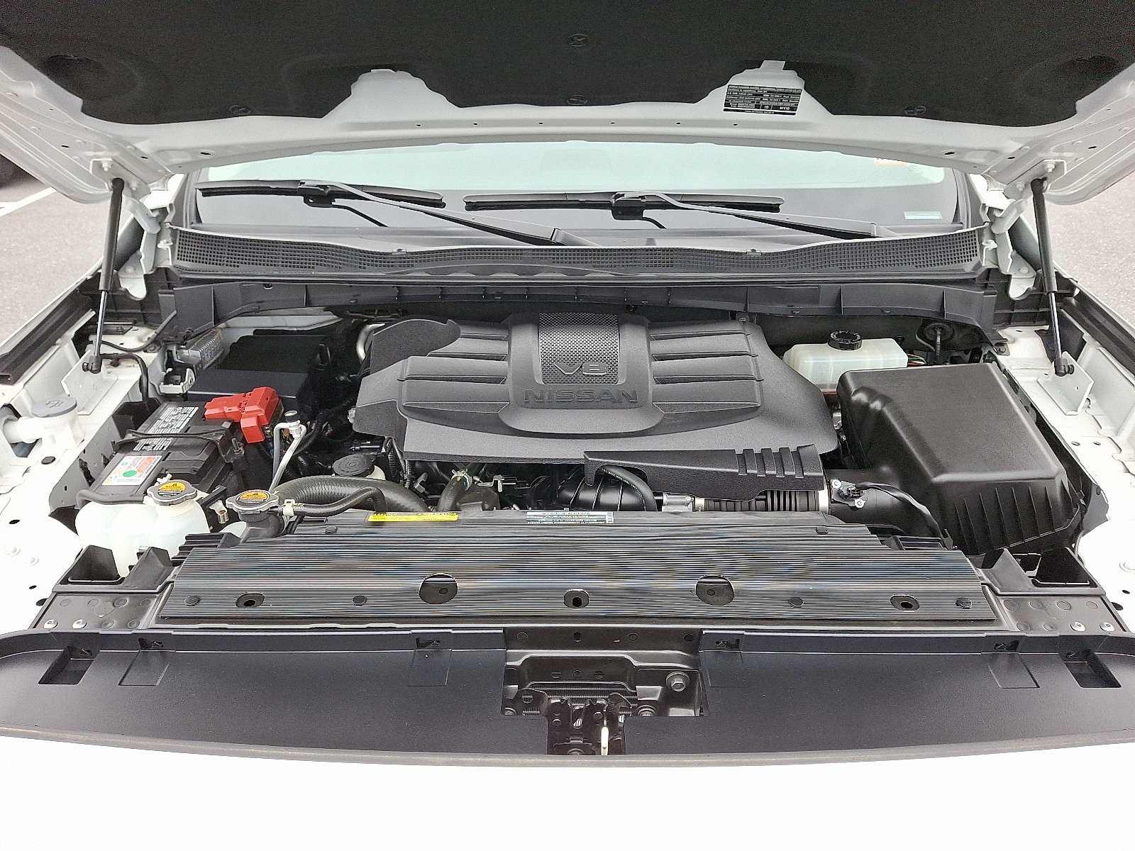 Certified 2024 Nissan Titan SV w/ Accessory Utility Package AWD/4WD image 28