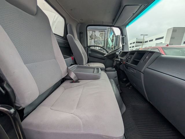 Used 2020 Isuzu NPR RWD image 12