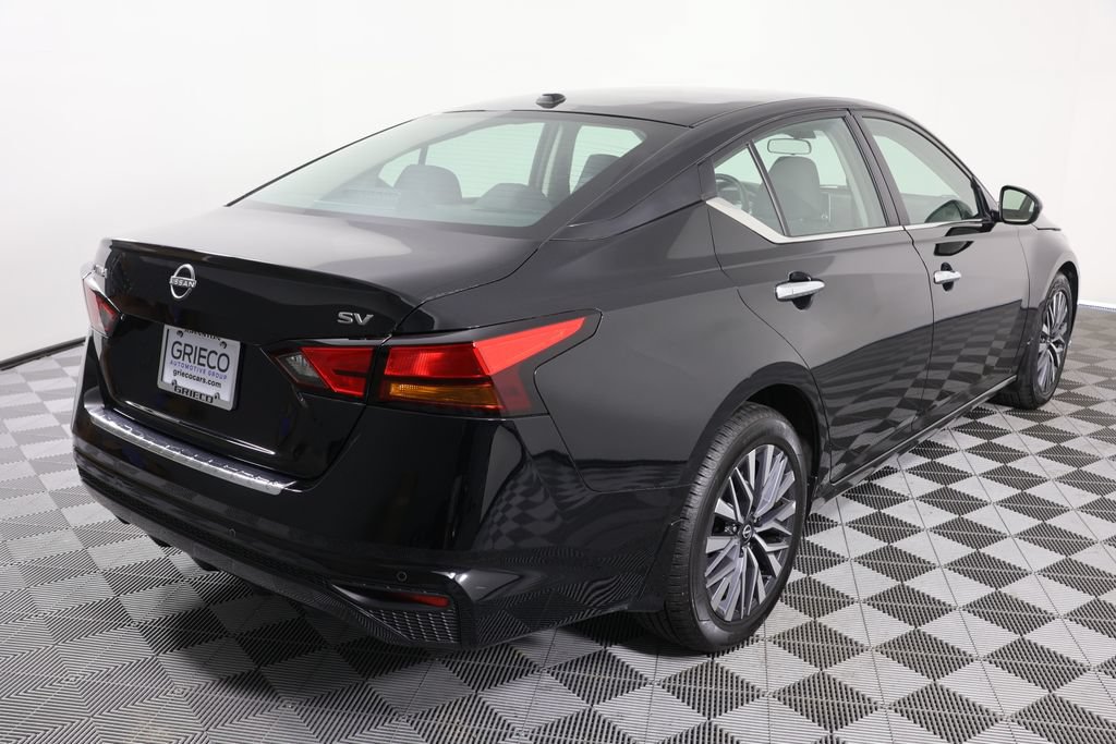 Used 2023 Nissan Altima 2.5 SV FWD image 8