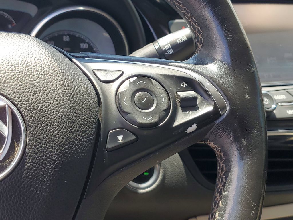Used 2017 Buick Envision Essence FWD image 24