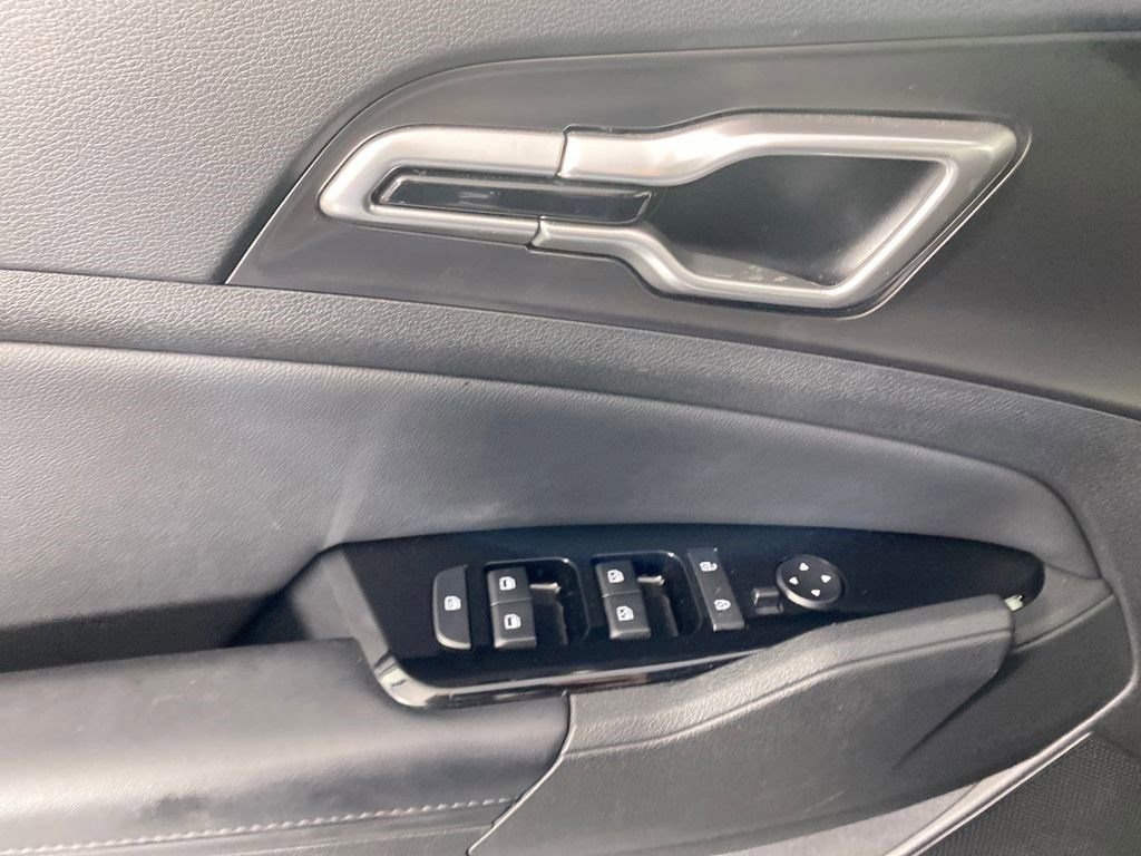 Used 2023 Kia Sportage EX image 11