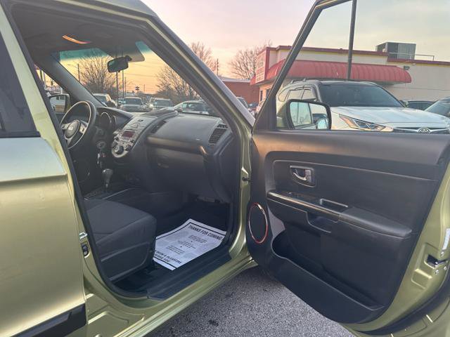 Used 2010 Kia Soul + w/ Audio Pkg FWD image 19