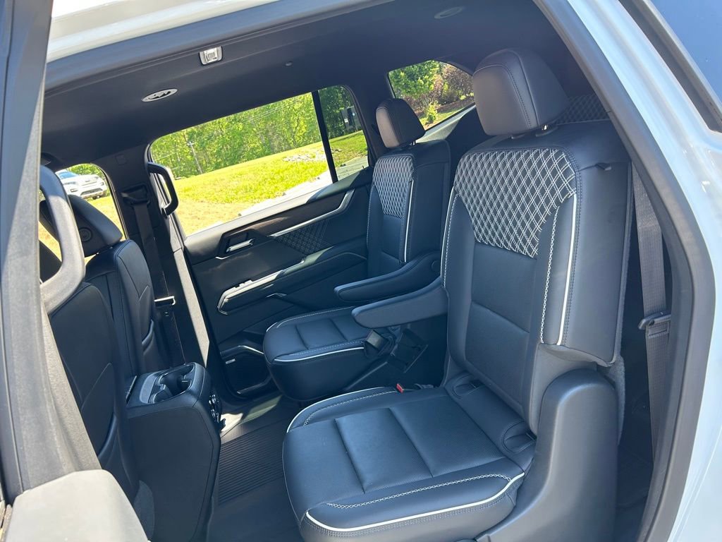 Used 2025 GMC Acadia Denali image 38