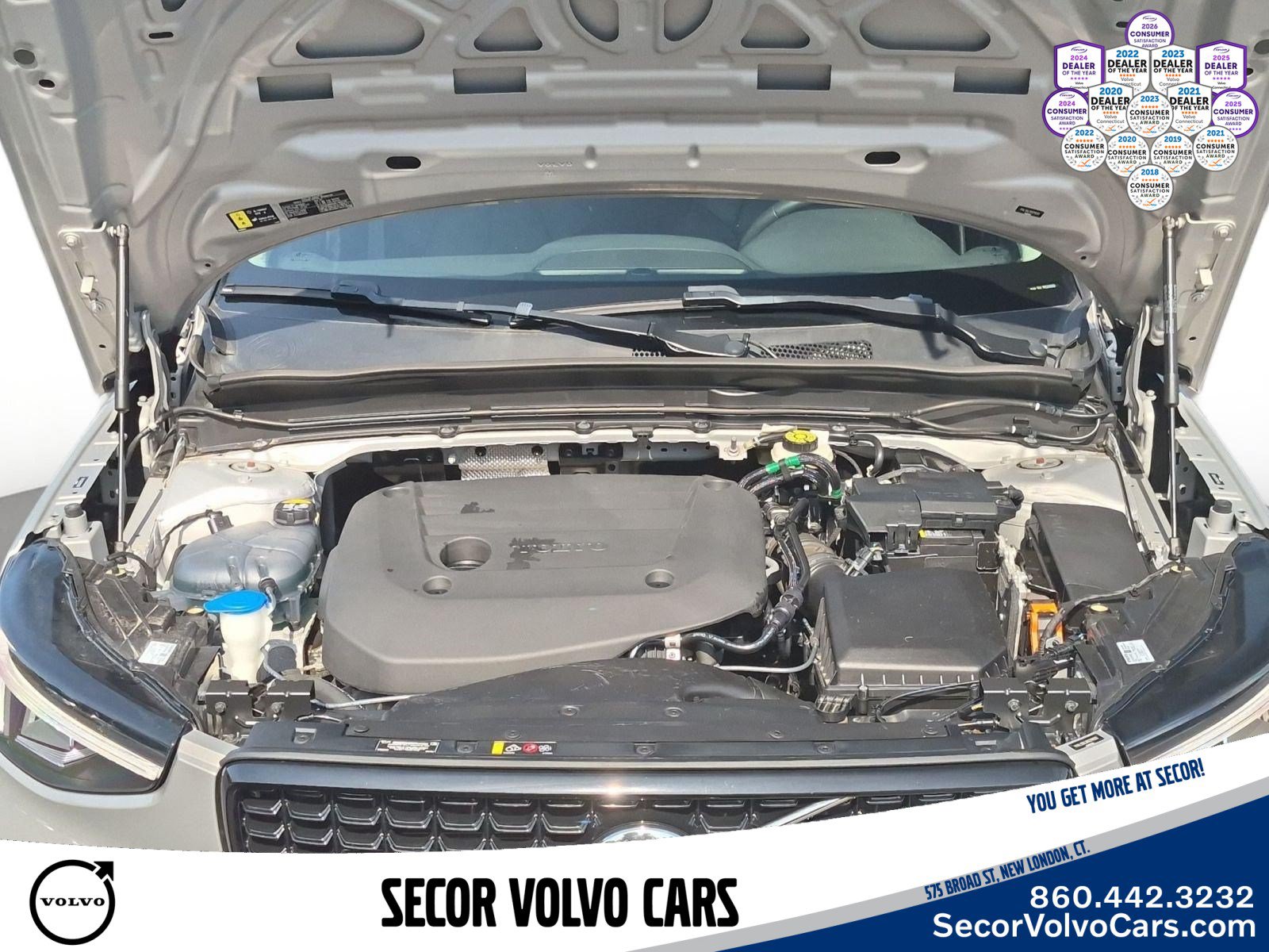 Used 2024 Volvo XC40 B5 Plus w/ Climate Package AWD/4WD image 19