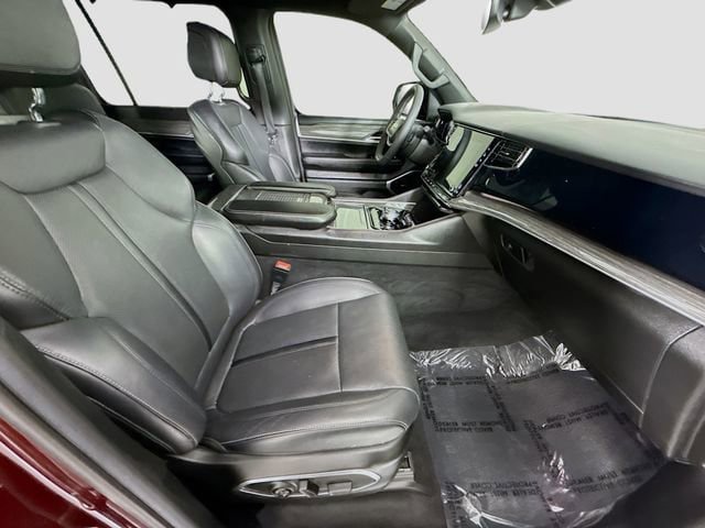Used 2022 Jeep Wagoneer Series III w/ Convenience Group I AWD/4WD image 30
