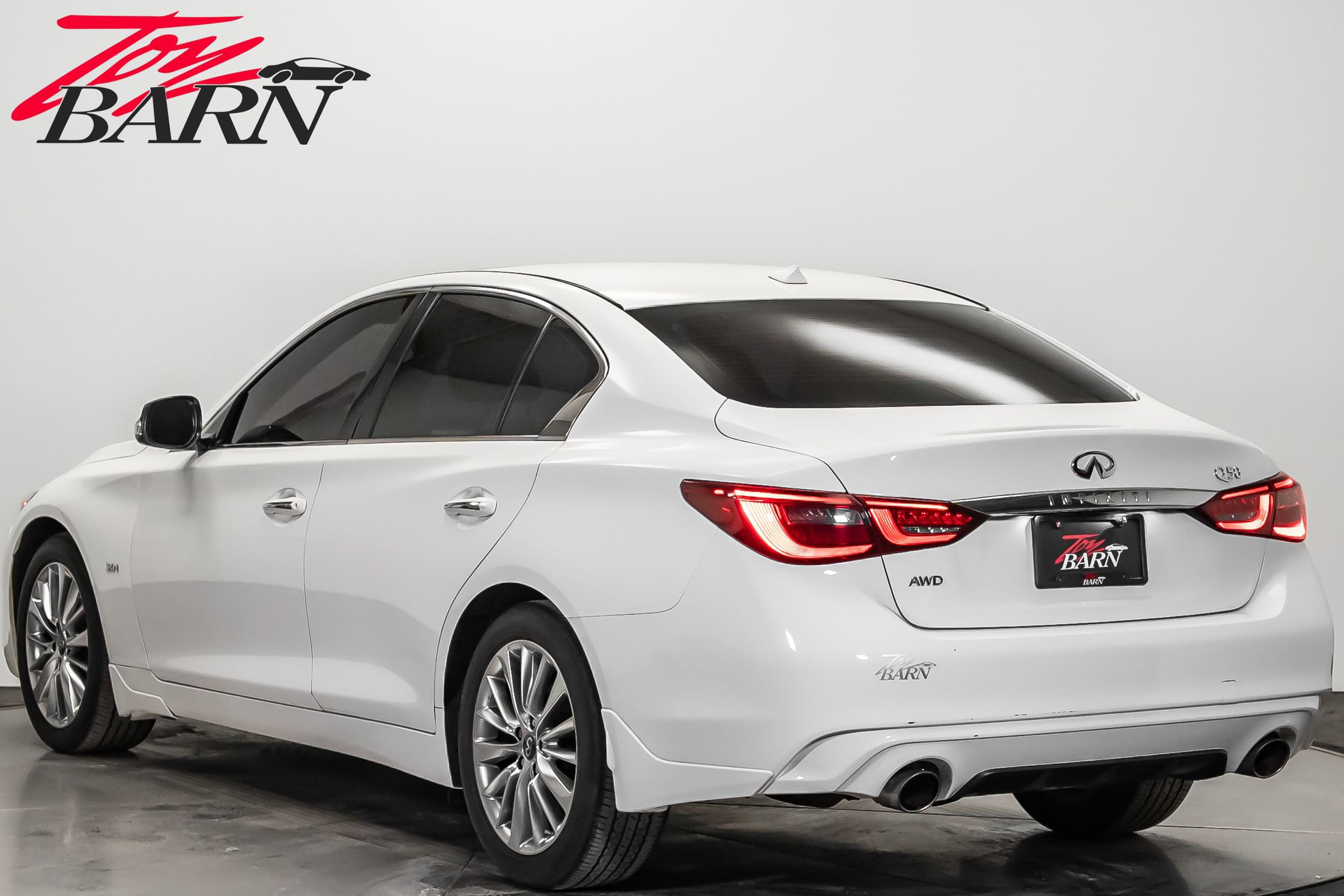 Used 2018 INFINITI Q50 Luxe w/ Essential Package (3.0T Luxe) image 3