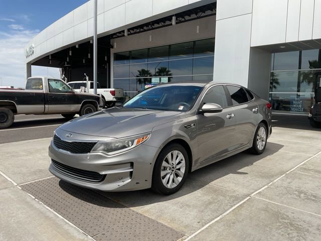 Used 2018 Kia Optima LX w/ 17" Alloy Wheels Package FWD image 3