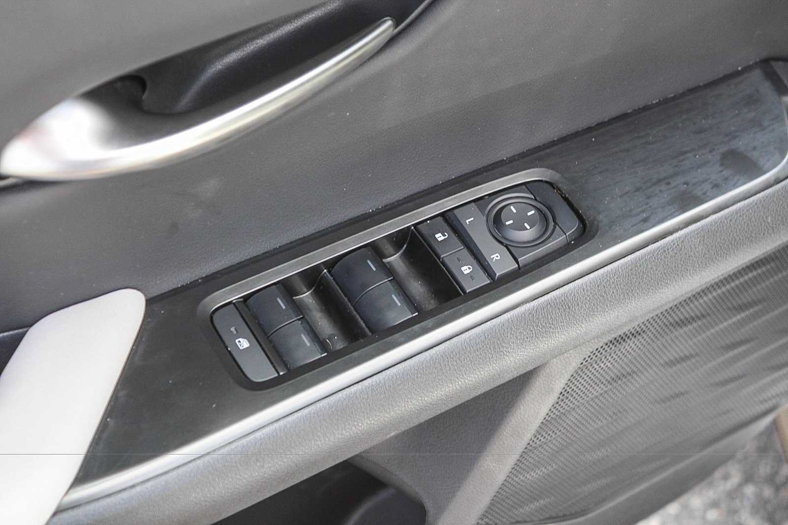Used 2025 Lexus UX 300h FWD w/ Cold Area Package image 39