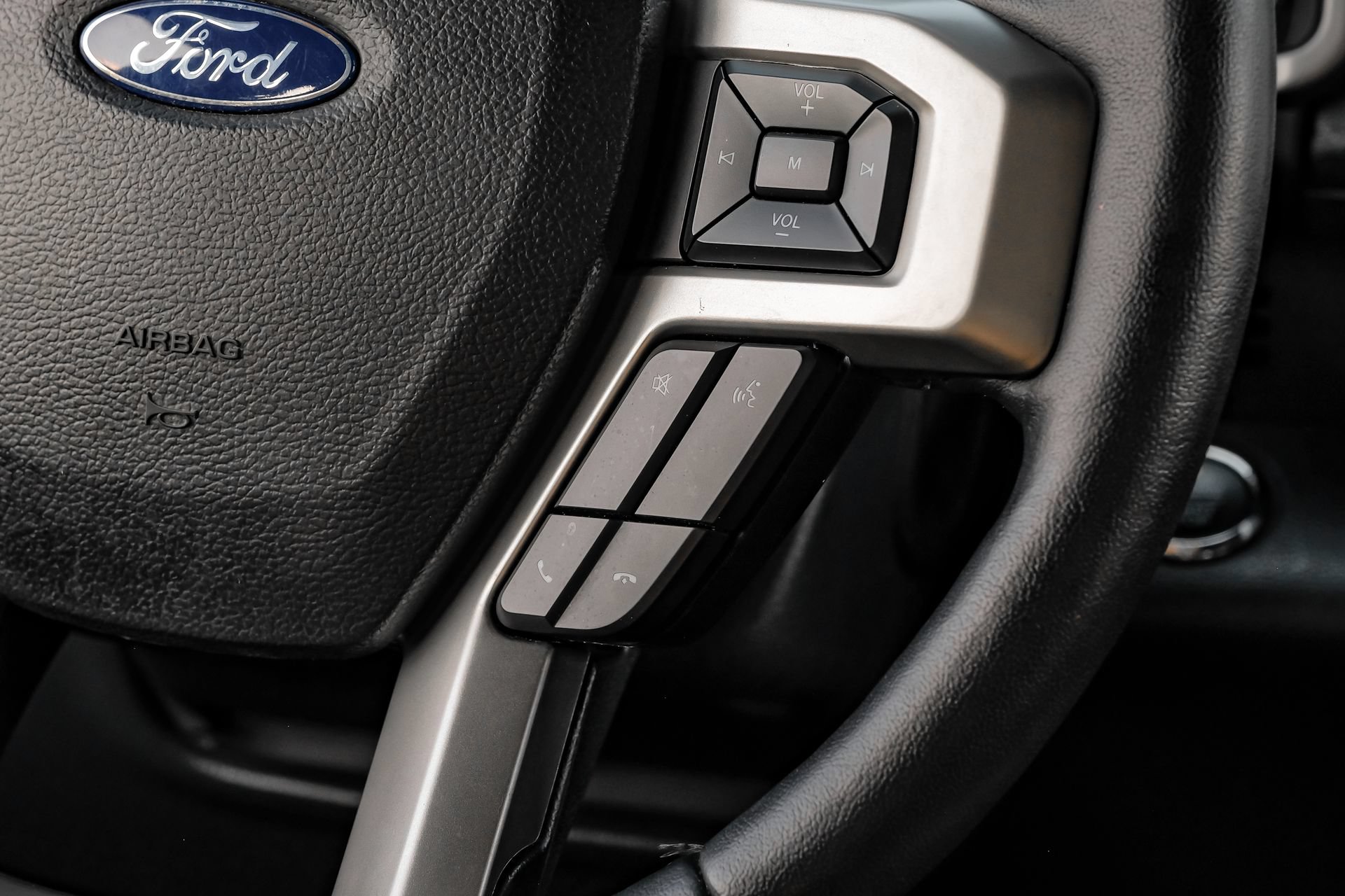 Used 2022 Ford F350 Lariat w/ Black Appearance Package AWD/4WD image 23