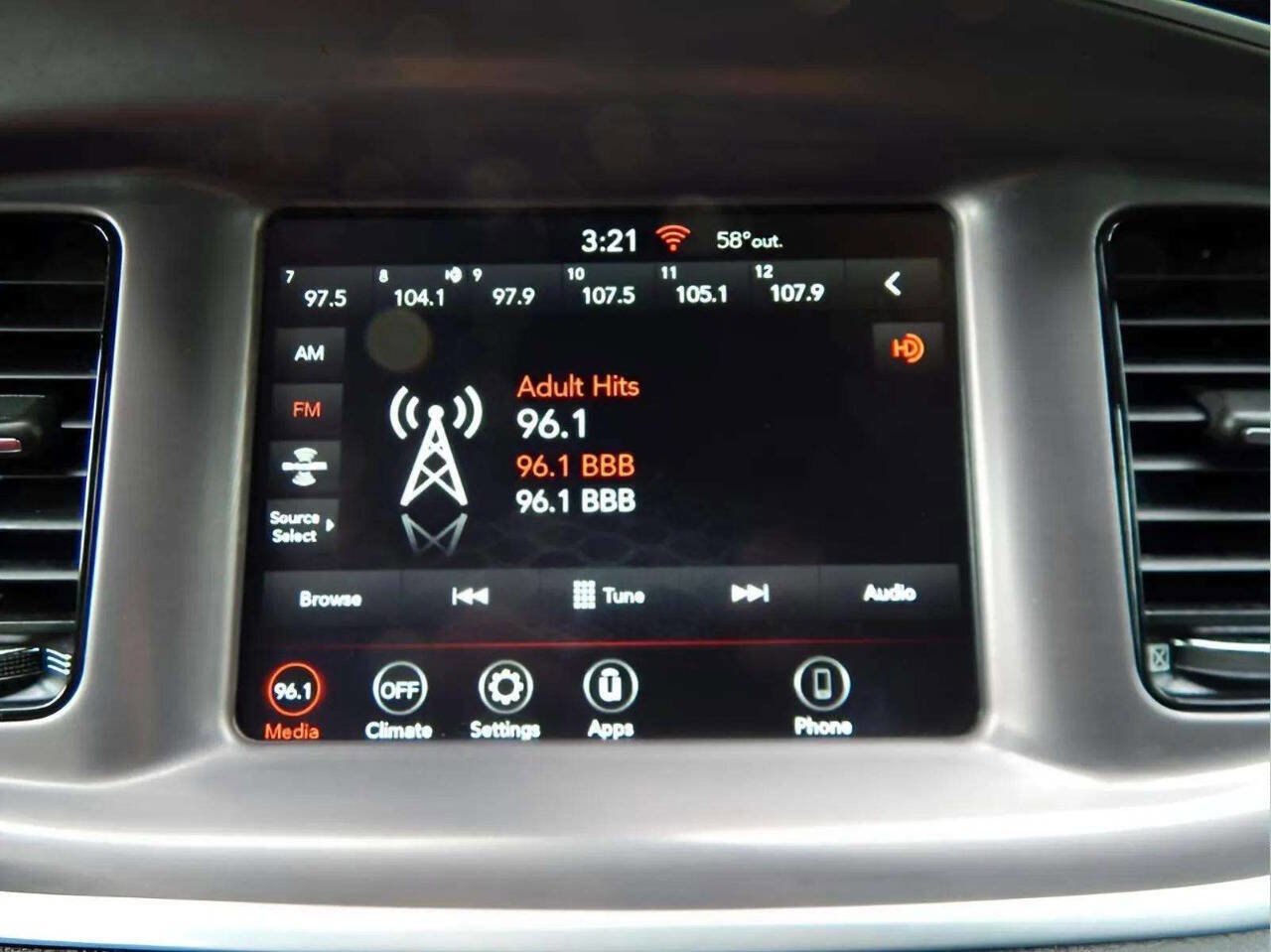 Used 2022 Dodge Charger GT w/ Blacktop Package image 33