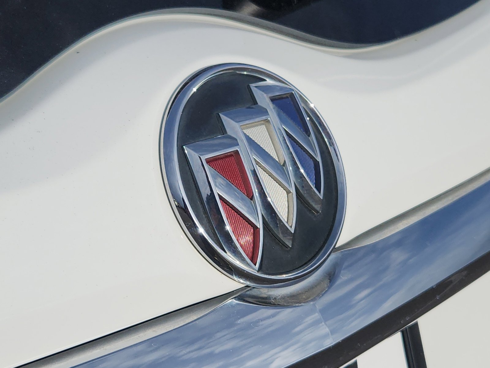 Used 2019 Buick Enclave Essence image 24