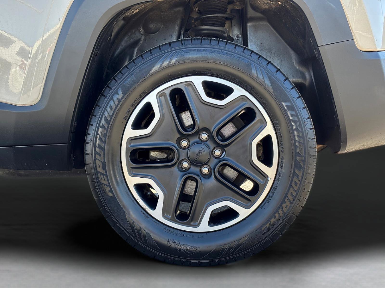 Used 2016 Jeep Renegade Trailhawk AWD/4WD image 12