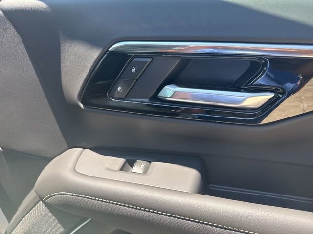 New 2025 Chevrolet Suburban Premier image 35