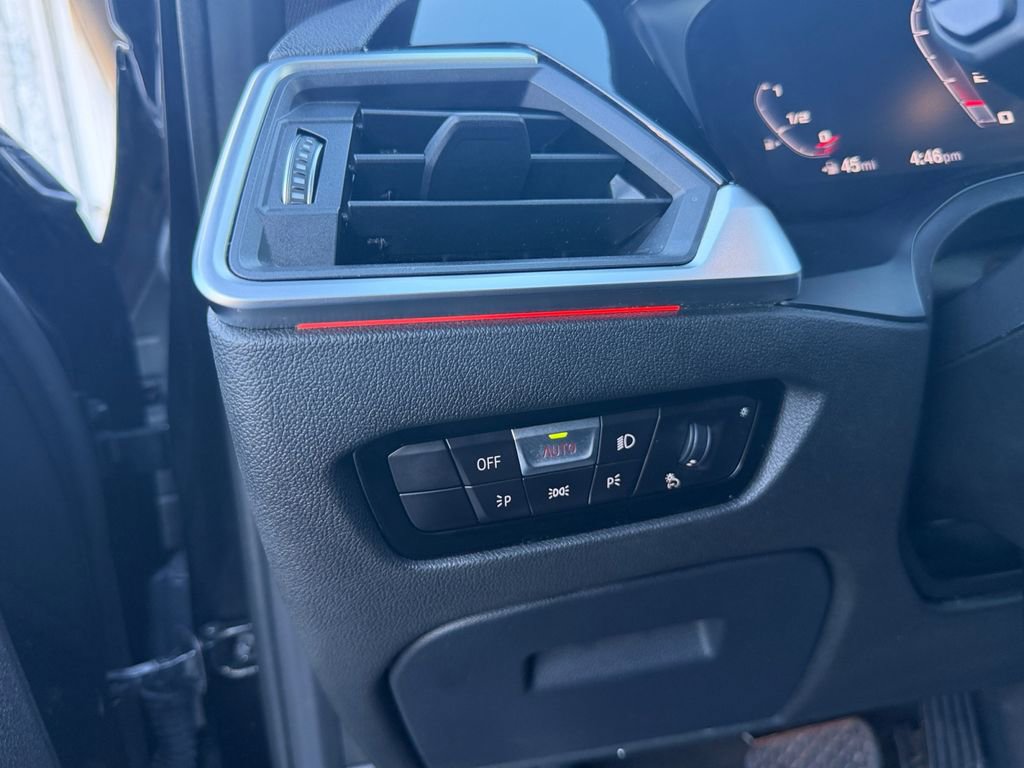 Used 2021 BMW 330i xDrive Sedan w/ Convenience Package image 21