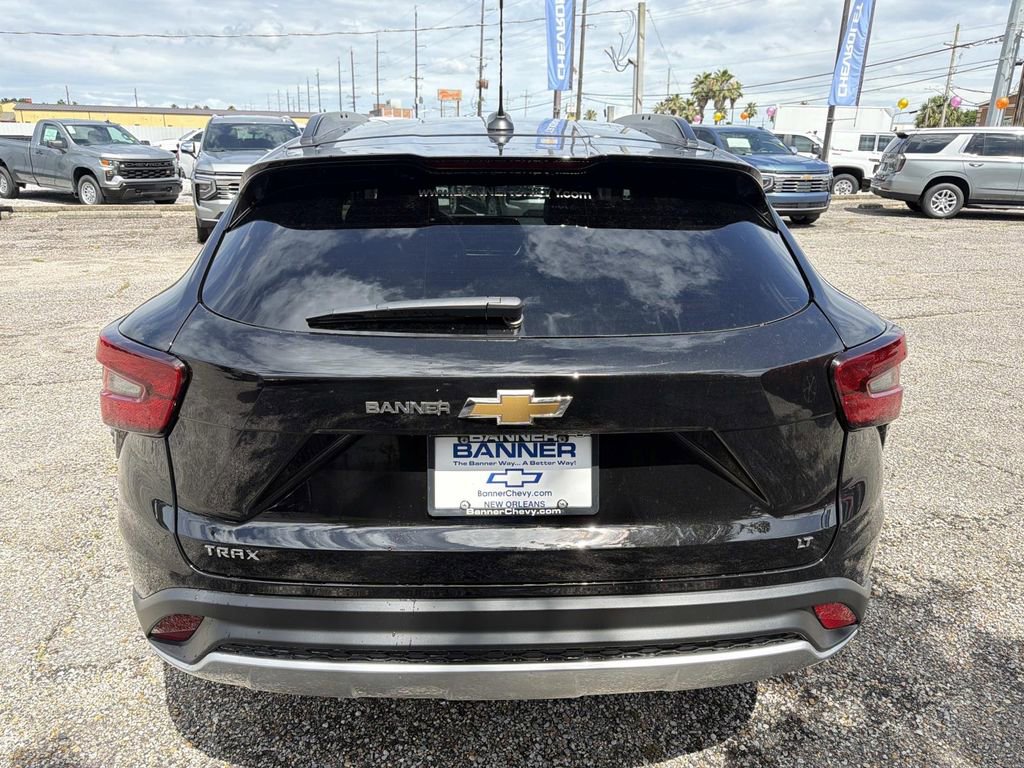 New 2026 Chevrolet Trax LT w/ LT Convenience Package FWD image 7