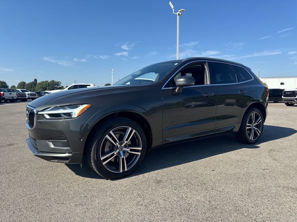 Used 2018 Volvo XC60 T6 Momentum w/ Vision Package