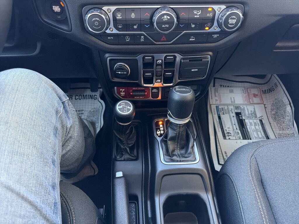 New 2025 Jeep Gladiator Willys image 12