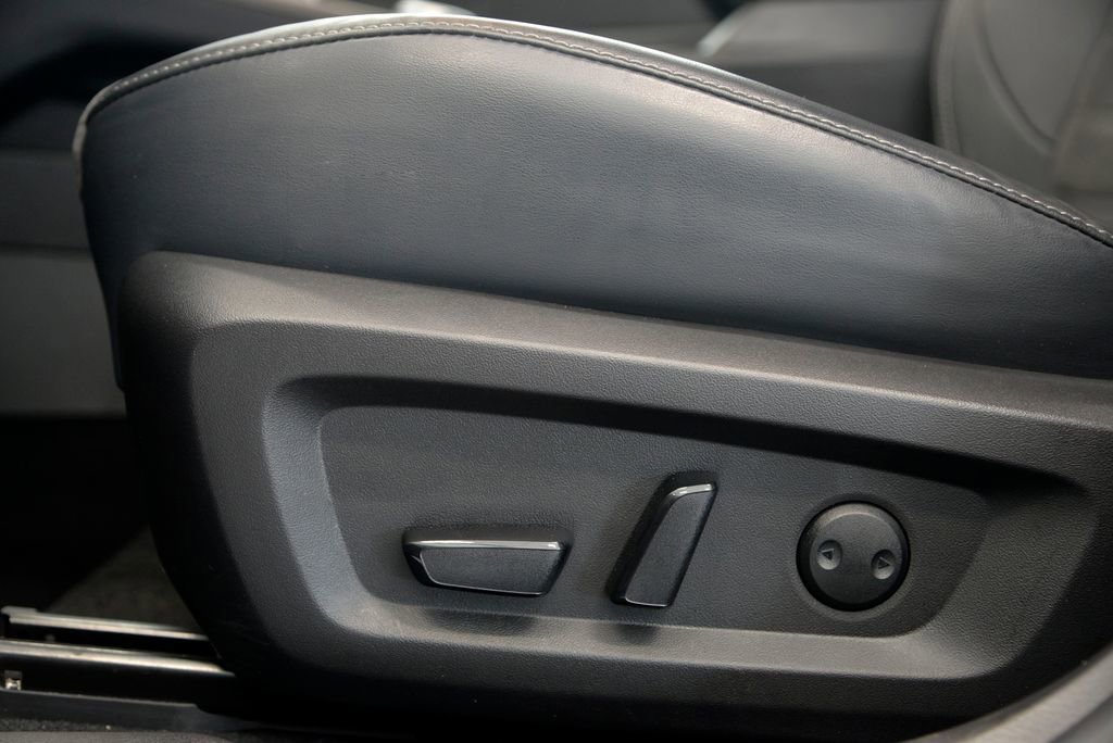 Used 2023 Mitsubishi Outlander SE image 16