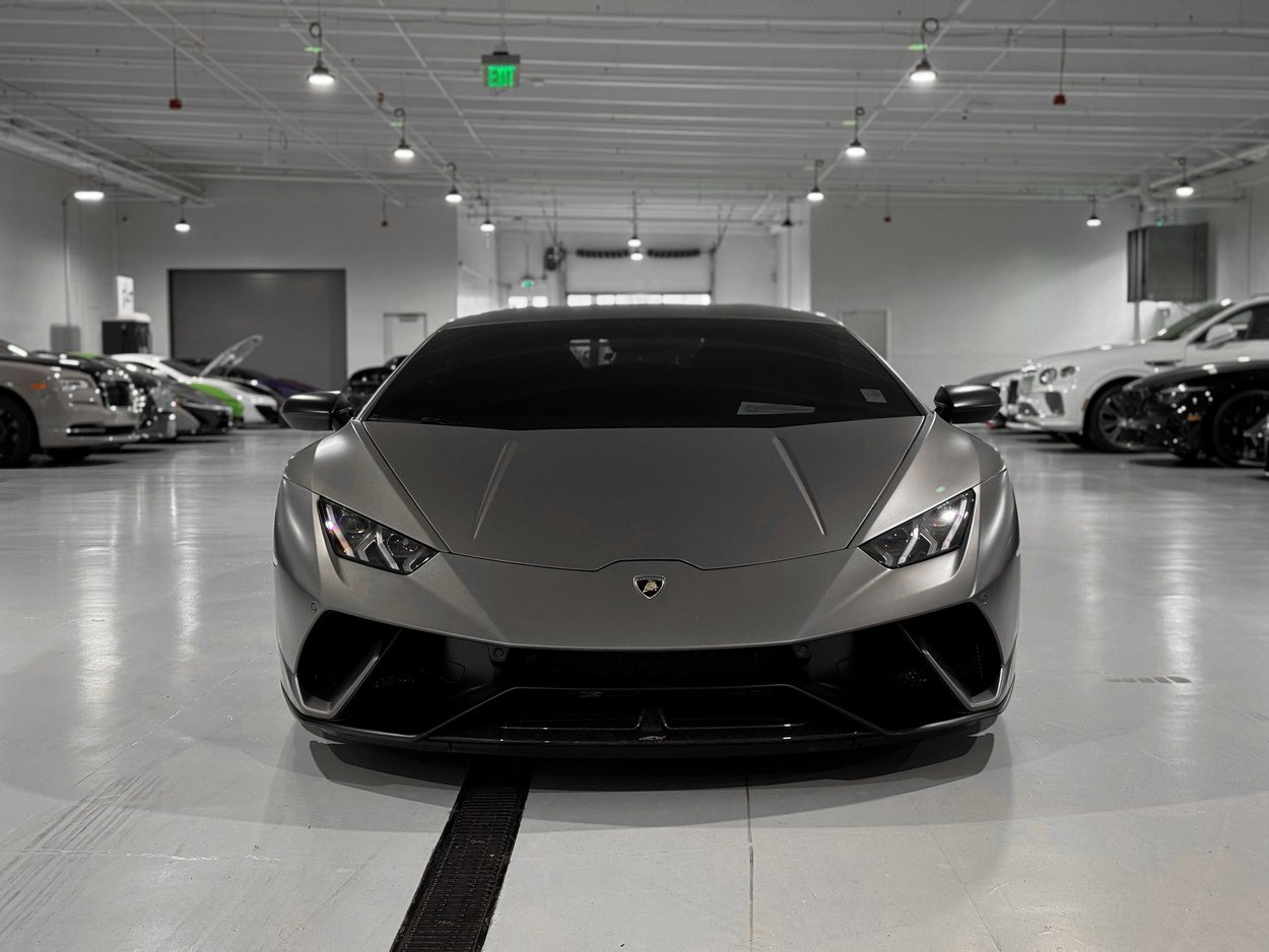 Used 2018 Lamborghini Huracan Performante image 8