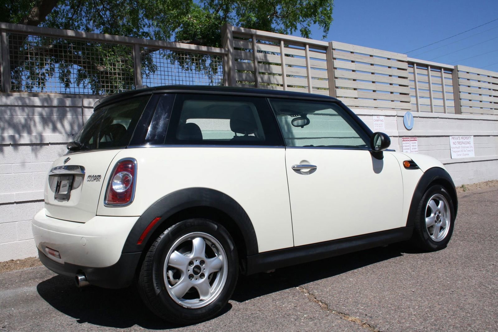 Used 2011 MINI Cooper Hardtop image 3