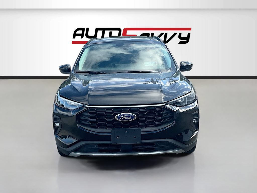 Used 2024 Ford Escape Platinum w/ Premium Technology Package AWD/4WD image 2