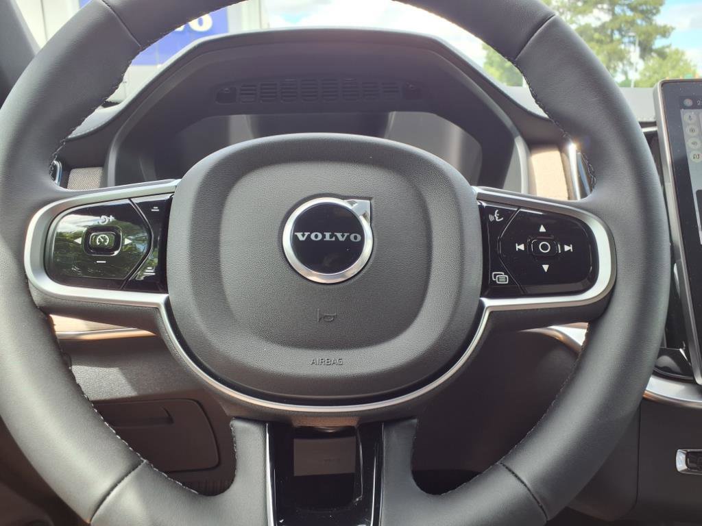 New 2025 Volvo XC90 B5 Plus w/ Protection Package Premier image 23
